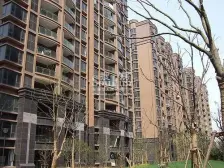 接受置换客户,变现诚意出售,价格可以谈,钥匙在手!