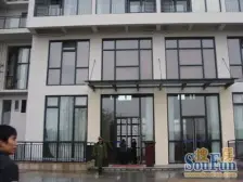 万科四季花城北区香樟苑 南北通透,采光好 装修好,环镜优美 近地铁 视野好,诚心出售