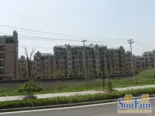 大面积三房,中间楼层,采光视野好,诚意出售