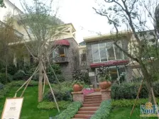 李家沱 蓝光十里蓝山四房135万