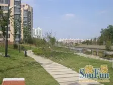 大面积顶复 三个露台 地下产权车位 近地铁