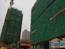 品质次新大三房,复试,停车方便,精装,价格可谈。