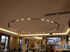 绿地香颂 叠墅 带二个车位带院子 装修好 配套齐全