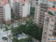 户型方正 中间楼层 家私齐全 通风采光 实用率高