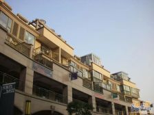 楼梯大三房,得房率高,满五税少,近16号线,免停车费