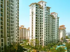 世纪风情一期 南北通透,采光好 装修好,环镜优美 视野好,诚心出售