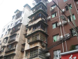 光荣北路86号1室1厅东南