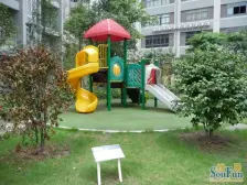 观音桥住家精装修未出租两房,配套齐全。