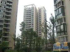 石坪桥商圈繁华地段精装修小户型装修保持很好住家安静