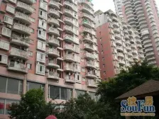 较场口+出门双轻轨+楼下永辉+石灰市菜市场