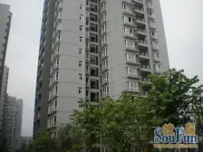 较场口+出门双轻轨+楼下永辉+石灰市菜市场/