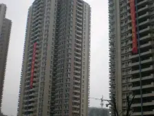 源著天街体育公园旁带私家屋顶花园拎包入住