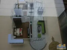 房东自住房子、朝南、自己装修、带个阳台