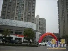晨曦馨苑电梯精装两房,地铁口,三开间朝南,户型方正