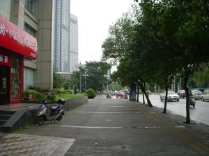 国际商务大厦1室1厅东东南
