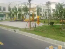 小区中间位置 联排别墅 带花园车库 看房随时,满五年