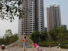 弹子石成熟社区 居住方便 公交车菜市场都有