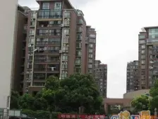 新上房 位置好不靠路 楼层好,带装修拎包入住 诚意售