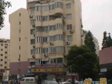 电梯高区大2房,可做2+1户型,只有契税,有钥匙!