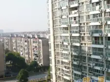 产权清晰 精装 中心位置 必看好房 价格可谈