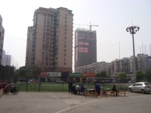 烈士公园 公园西郡楼下是地铁6号线湘雅附一站3号出口