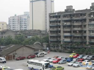 石人南路23号3室1厅东南