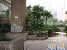 洪崖洞解放碑旁,精装修2房,可直接拎包入住 .