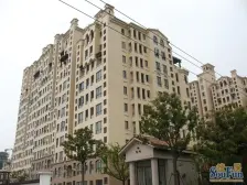 J邻同润别墅区,三室两卫带阁楼!