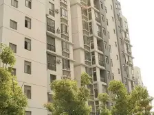 理想家园多层2房 带独立车库 房东自己住保养好