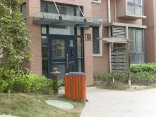 地铁口大三房非顶底楼纯毛坯经典三房不容错过