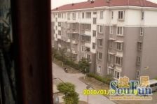 一梯两户,主卧朝南,环境优美,交通便利,精装修,诚意出售