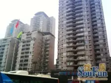 杨家坪 广厦经典三房152万