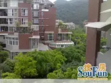 全新装袖,带名牌家具家电。2+1结构双拼别墅