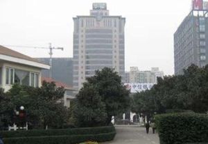 锦绣花园东区4室3厅南