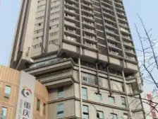 小什字小商品楼上 大两房户型方正 双轻轨 出行方便