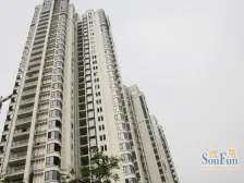 皇冠国际 南北通透,采光好 装修好,环镜优美 中间楼层