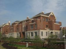 电梯高层,飞机户型,精装3房,拎包入住,价格可谈。