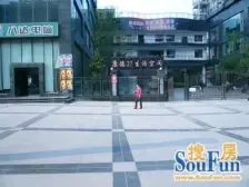 龙湖旁,精装修大两室,住家保养