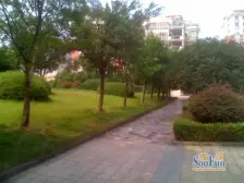 轻轨站旁满两年,装修保持不错,小区环境好,出脚方便