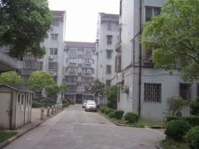 一楼带院子正三房业主诚意出售