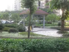 跃进村 缤纷时代三房50.5万