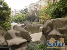 电梯小高层 户型方正 采光好 住家安静