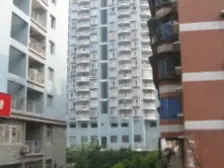 岔路口轻轨旁,精装3房,安心卖,出行方便。