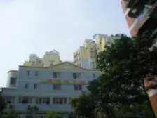 岔路口轻轨站旁,正规2房,到巴南万达三个站