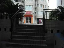 鲤鱼池轻轨站旁 万丰花园带露台