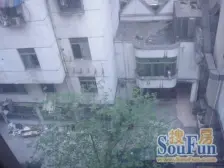 轻轨站旁边,大面积,单价低,配套成熟