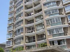 房型正气,得房率高,主卧朝南,小区中心位置