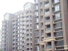 川沙傍边 小区靠门位置 简装大三房 浦东机场