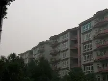 楼下就是18号轻轨站 交通枢纽站 住家小三房 拎包入住