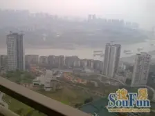 此房源位于较场口好吃街 楼下永辉 较场口轻轨